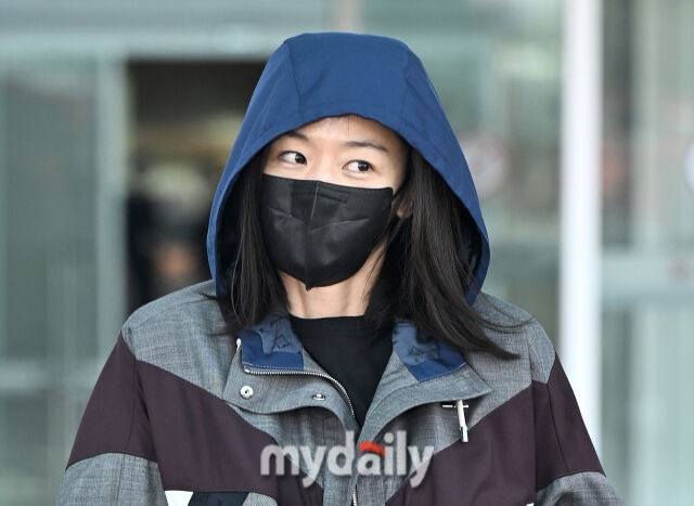 [잡담] 전지현) 260309 전지현 파리 출국 기사사진 | 인스티즈