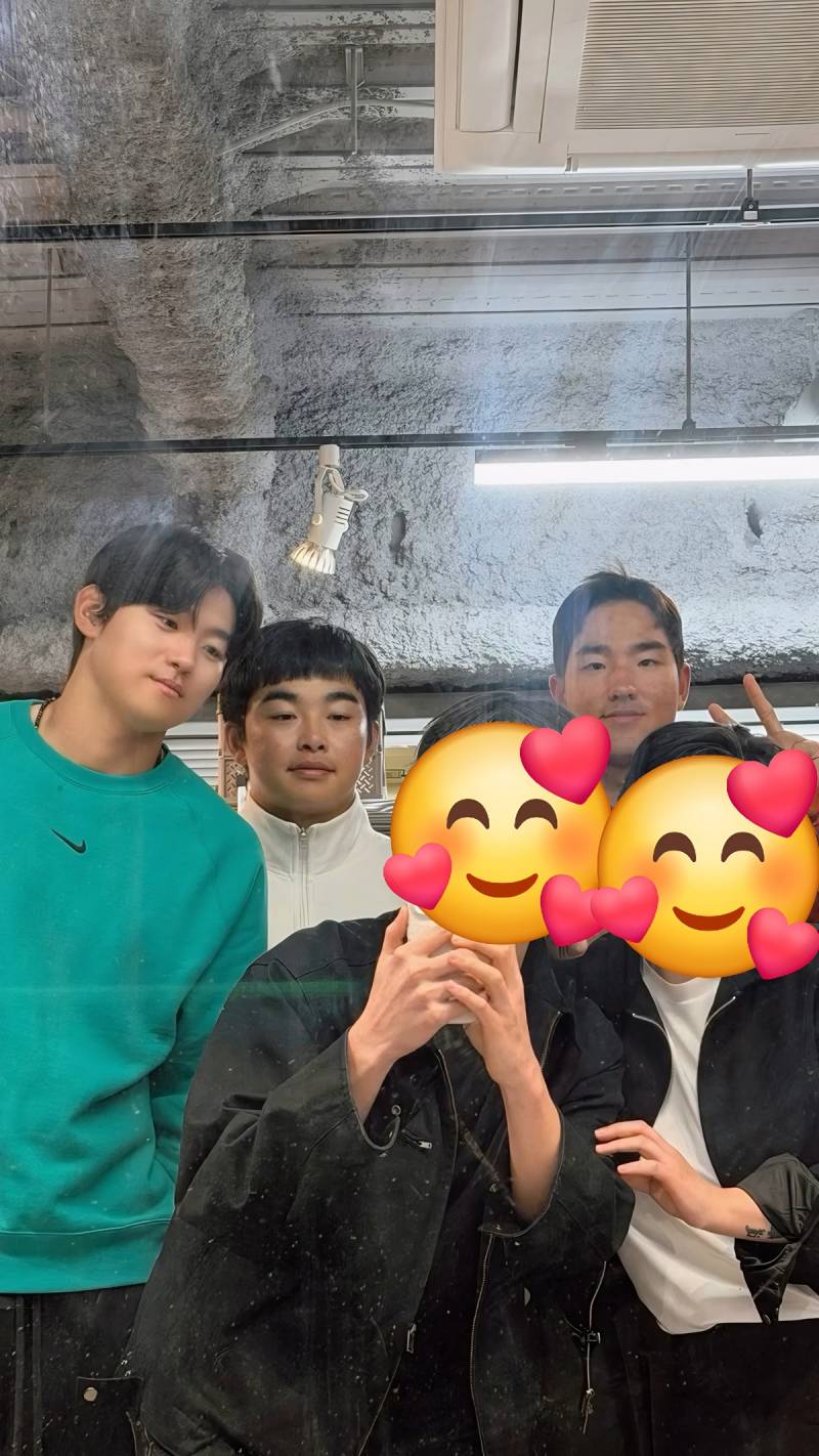 [잡담] 아니 오랜만에 만난 사촌형이 동생들 데리고 시내 나간 재질 | 인스티즈