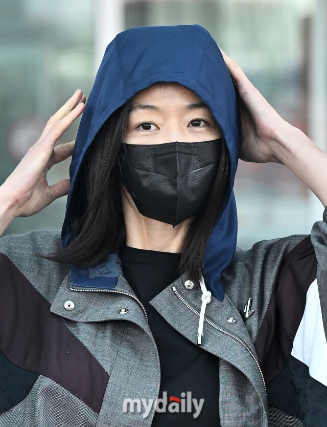 [잡담] 전지현) 260309 전지현 파리 출국 기사사진 | 인스티즈