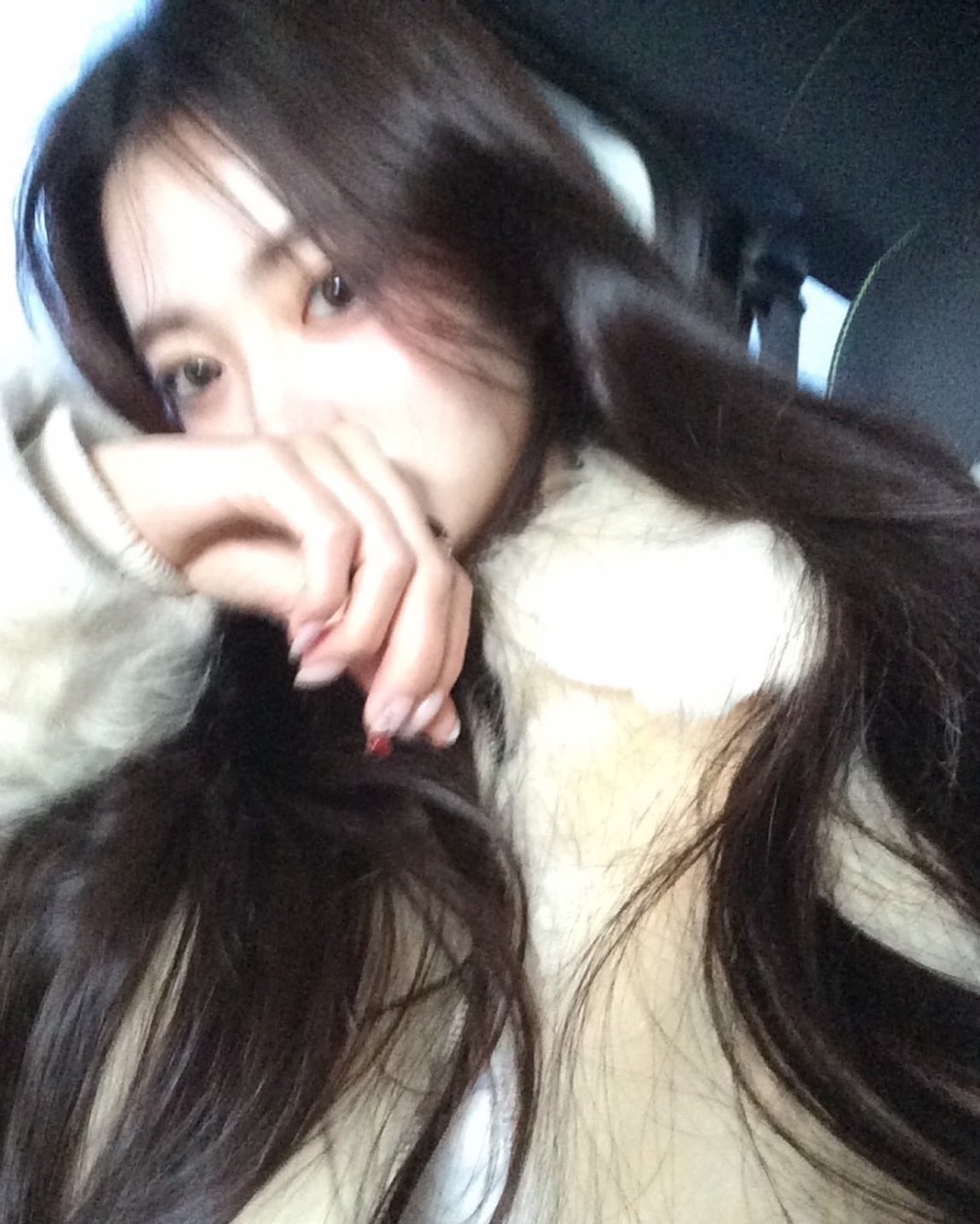 [잡담] 누구야? 배우인거같은데 | 인스티즈
