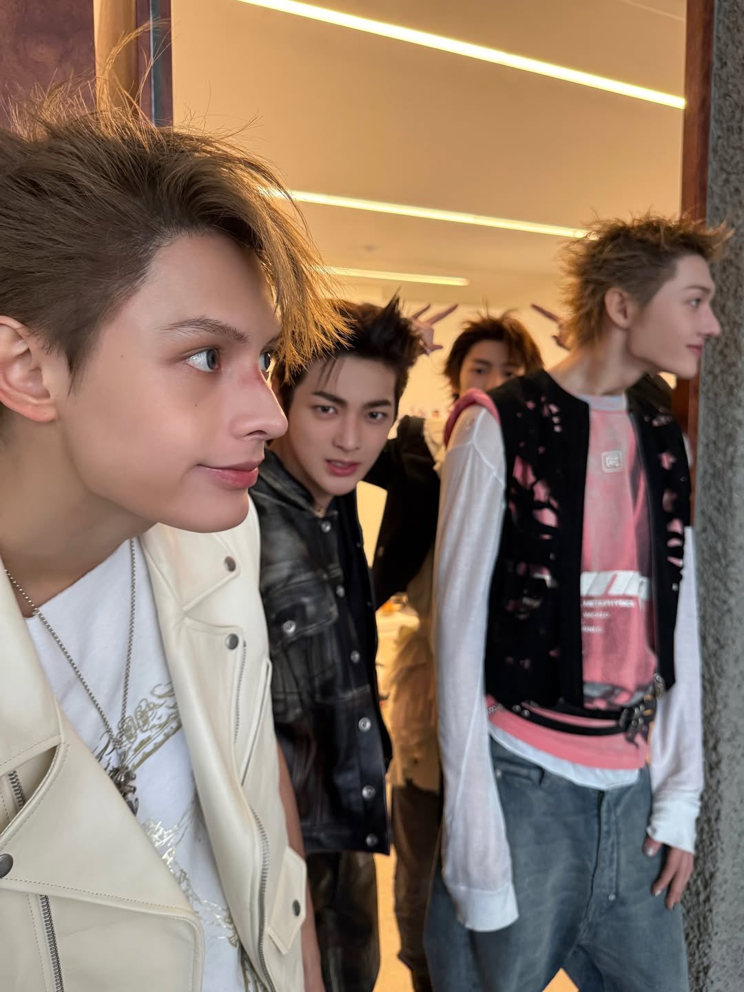 [잡담] 갠적으로 코르티스 이 날티? 분위기 좋음 | 인스티즈