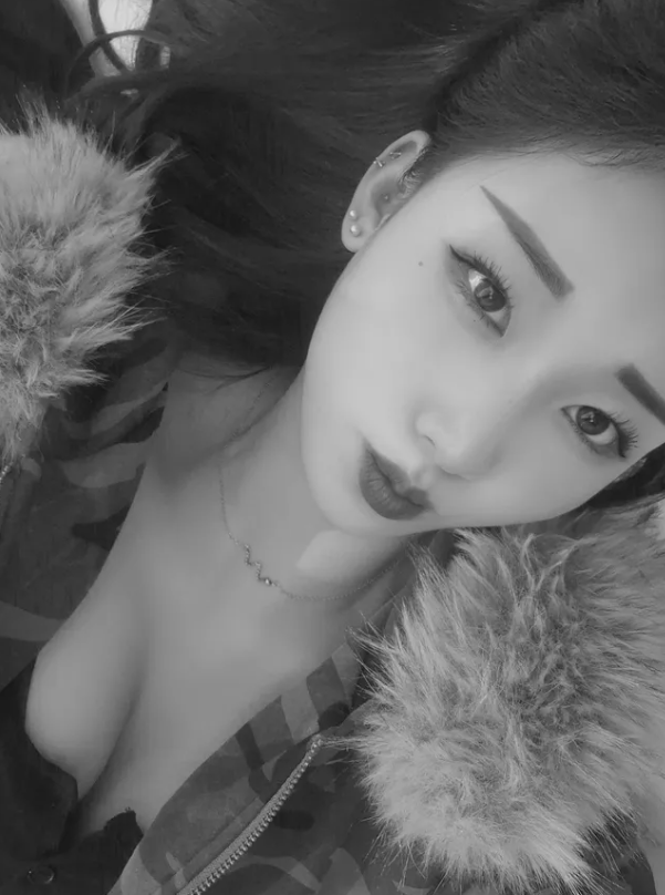 [잡담] 20대초반들 이정도 보정은 다 함?(범죄자사진주의) | 인스티즈