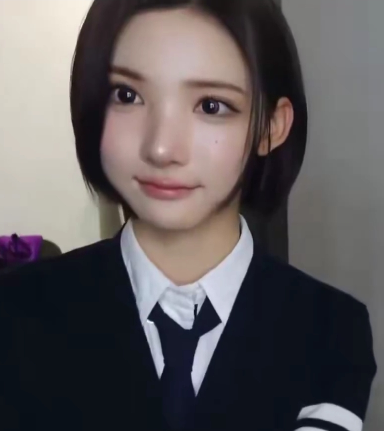 [잡담] 하투하 지우 딸기쥬얼리밀크티 눈빛이라는데 | 인스티즈