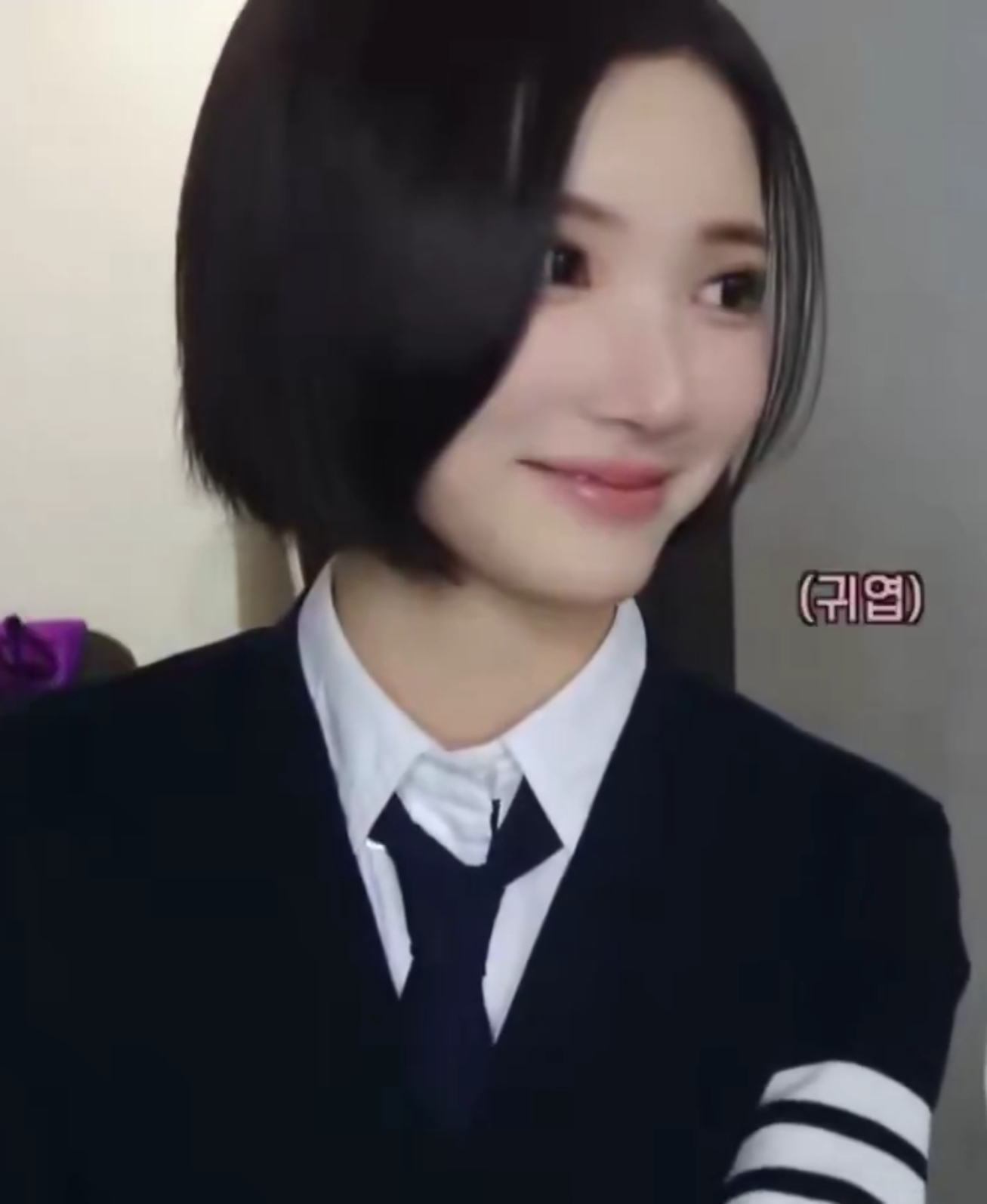 [잡담] 하투하 지우 딸기쥬얼리밀크티 눈빛이라는데 | 인스티즈