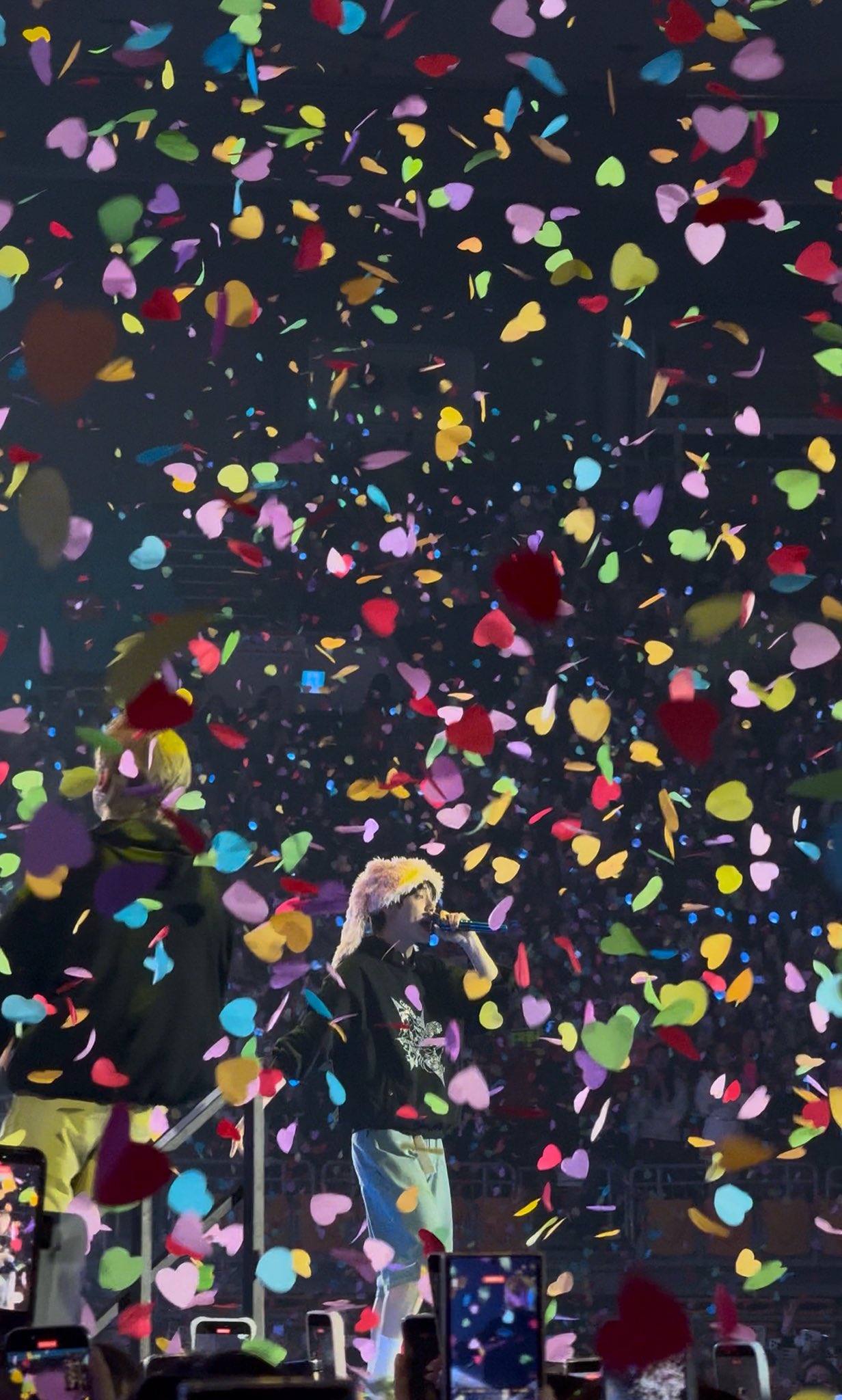 [잡담] 투바투는 사실 유명한 컨페티 아티스트임 | 인스티즈