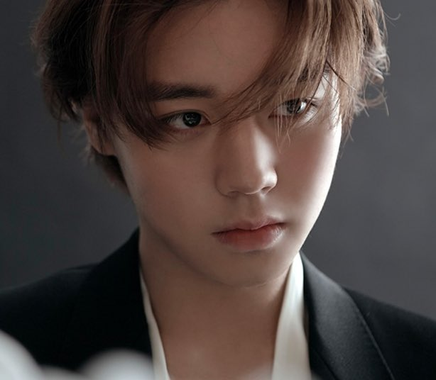 [잡담] 박지훈) 눈 길이가 4.3cm라고.....? | 인스티즈