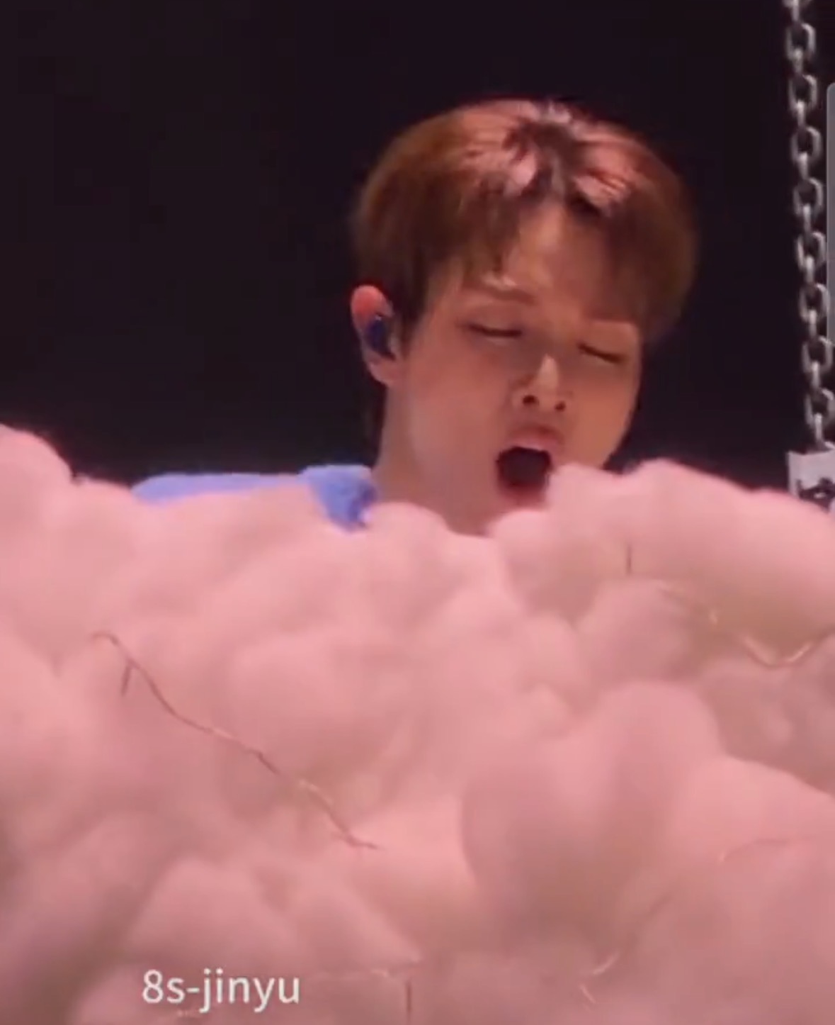 [잡담] 성찬이 재채기 이정도로 근접 처음 봐 | 인스티즈