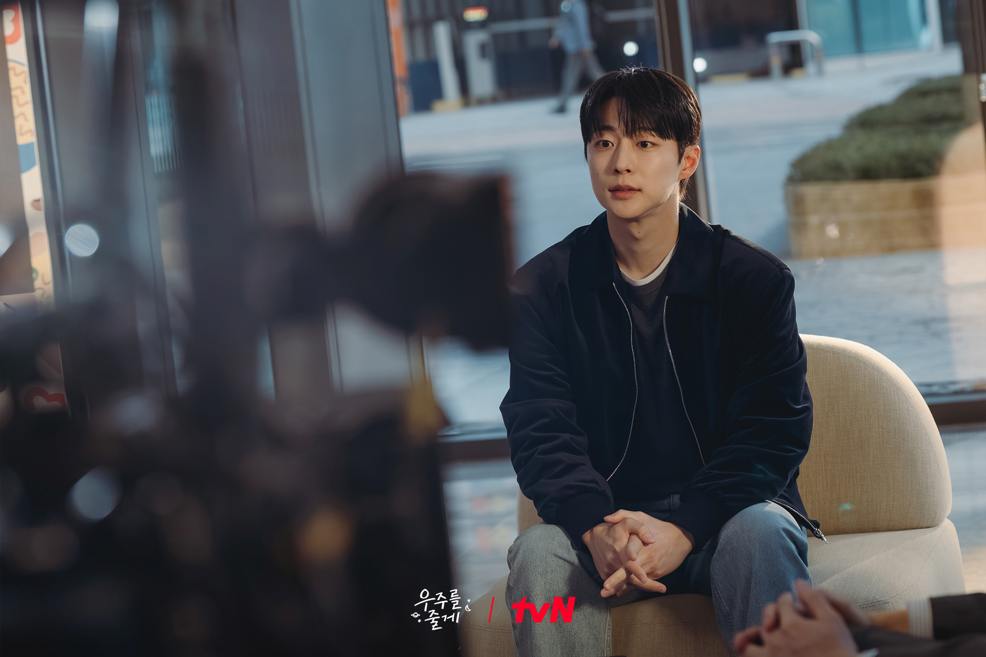 [잡담] 우주를줄게) 보기만 해도 자동 미소 유발🥰우주 패밀리 비하인드 컷 대방출🐝🎶이번 주도 우주네랑 함께 해주기로 약속! | 인스티즈