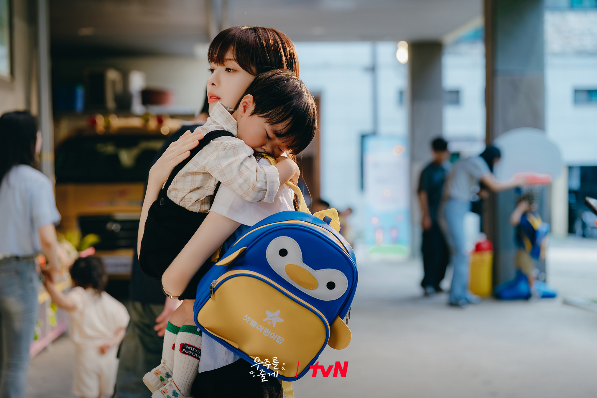 [잡담] 우주를줄게) 보기만 해도 자동 미소 유발🥰우주 패밀리 비하인드 컷 대방출🐝🎶이번 주도 우주네랑 함께 해주기로 약속! | 인스티즈