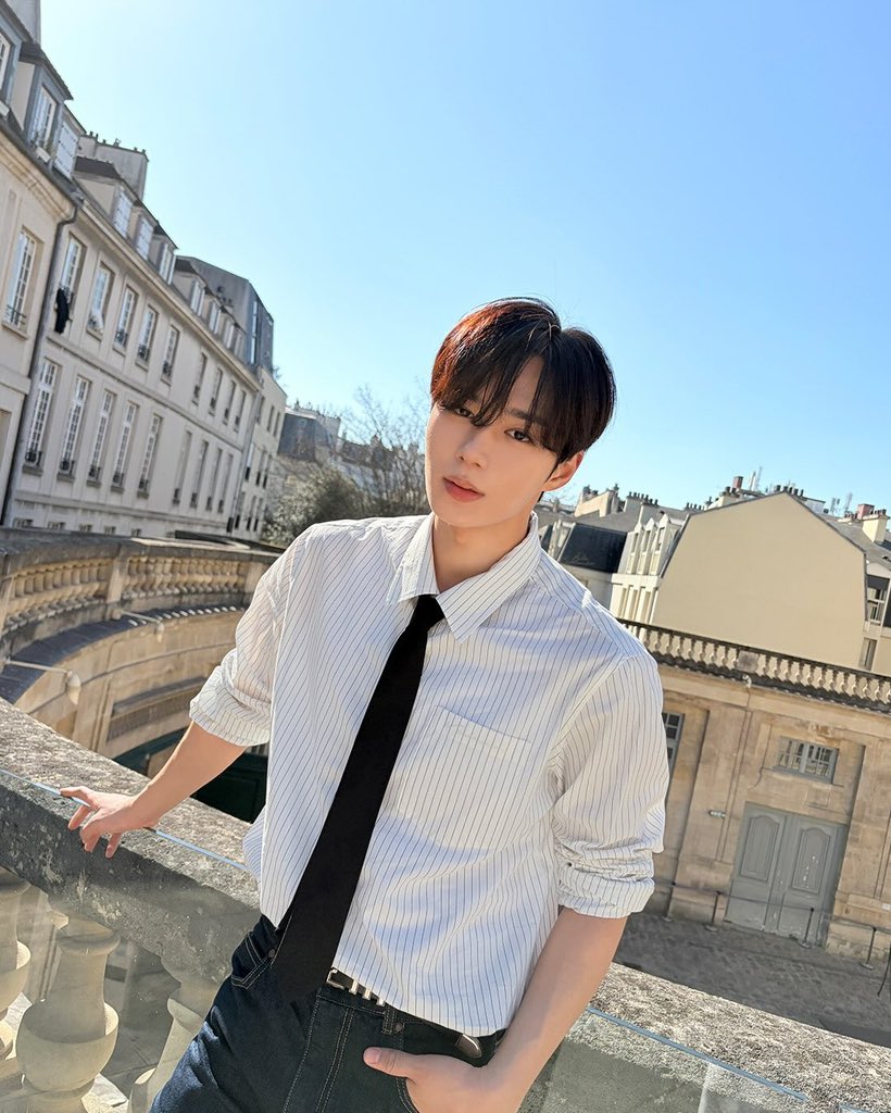 [잡담] 알디원 준서 패션위크 스케때 뜬짤들 | 인스티즈