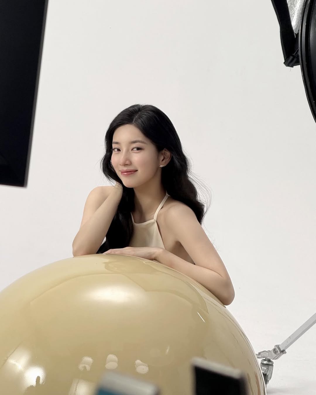 [잡담] 수지) 수지 소속사 인스타 츠바키 비하인드 사진 | 인스티즈