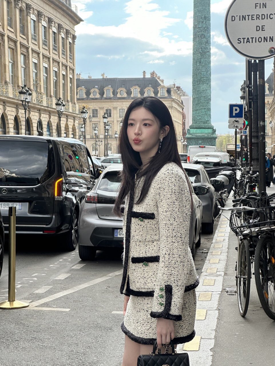 [잡담] 고윤정 샤넬 인스타 올라왔다 | 인스티즈