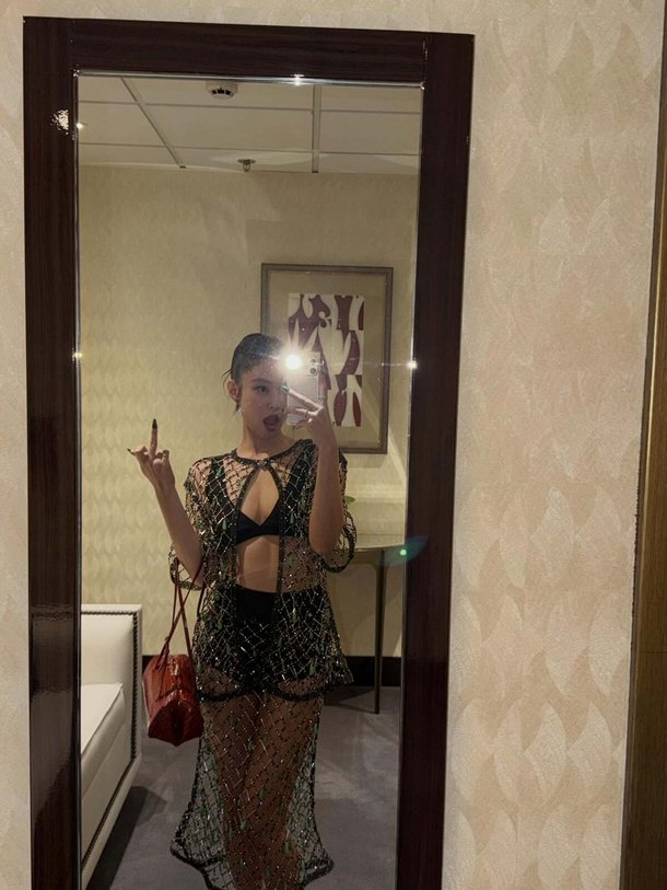 [잡담] 제니는 뭘 입혀놔도 이쁘네 | 인스티즈