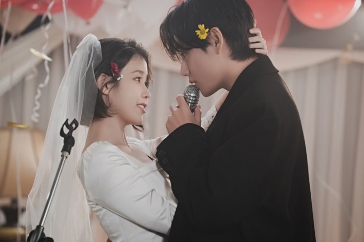 [잡담] 아이유 손 너무나도 사랑해 | 인스티즈