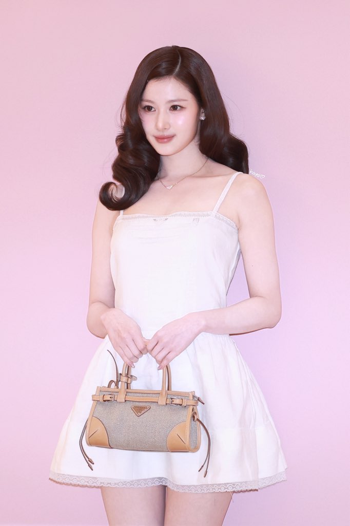 [잡담] 사나 오늘도 공주님이다 | 인스티즈