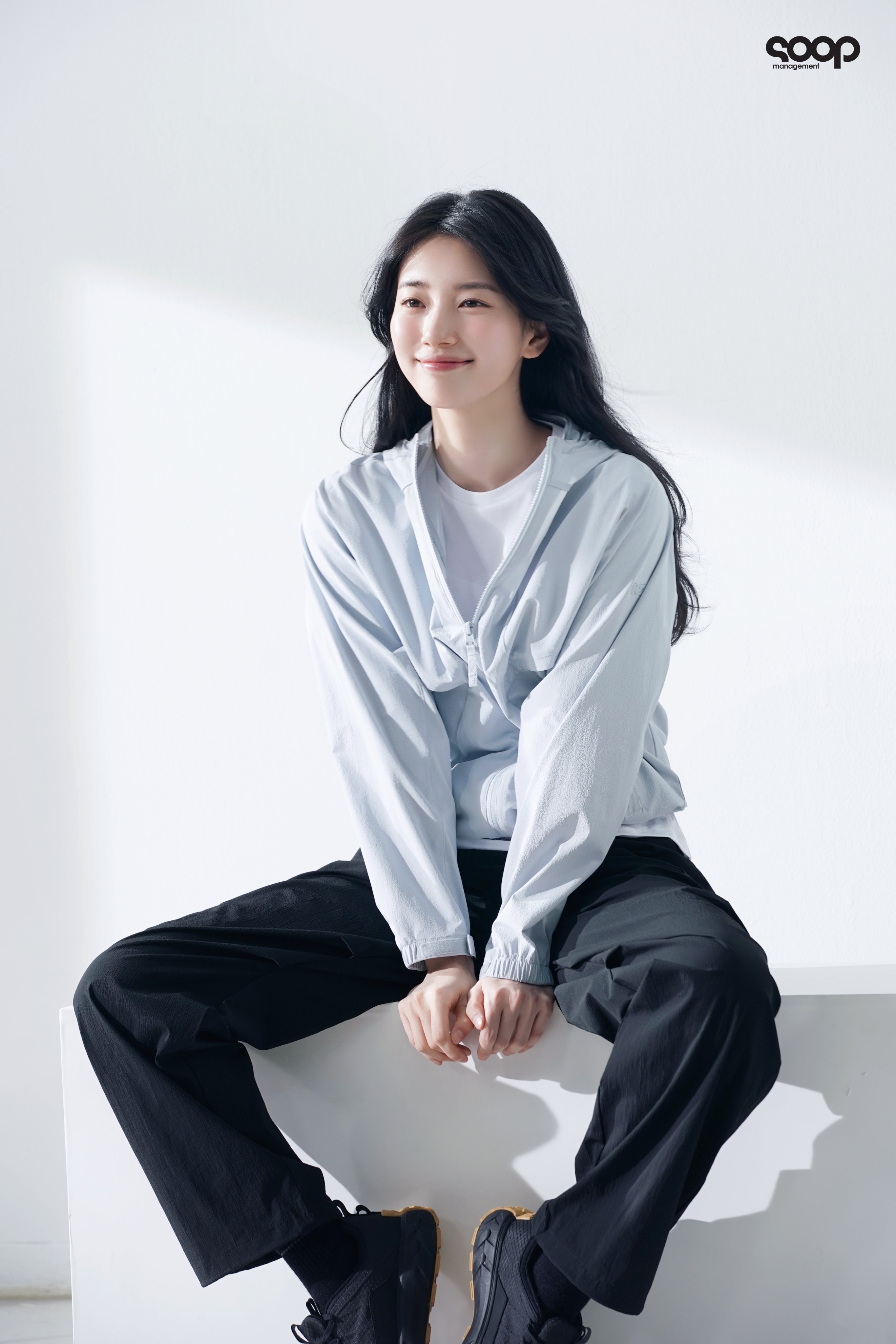 [잡담] 수지 소속사 인스타 K2 비하인드 사진 업뎃 | 인스티즈