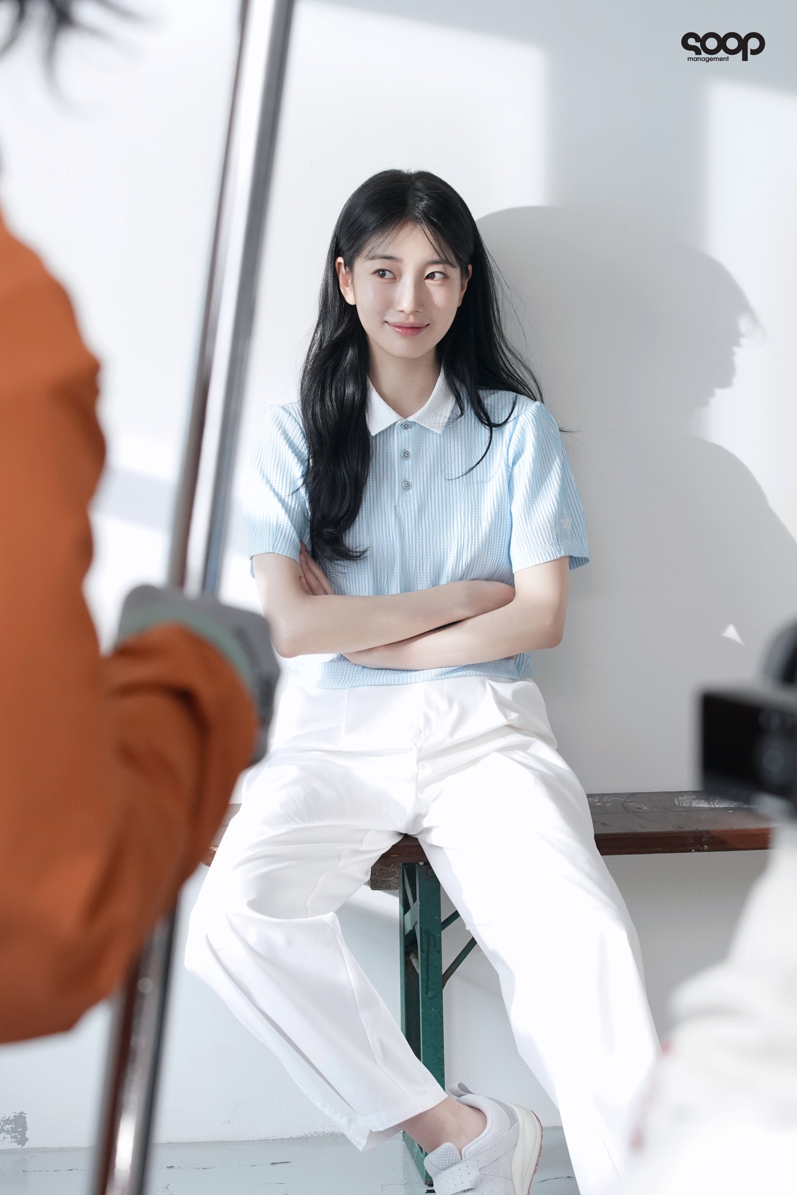 [잡담] 수지 소속사 인스타 K2 비하인드 사진 업뎃 | 인스티즈