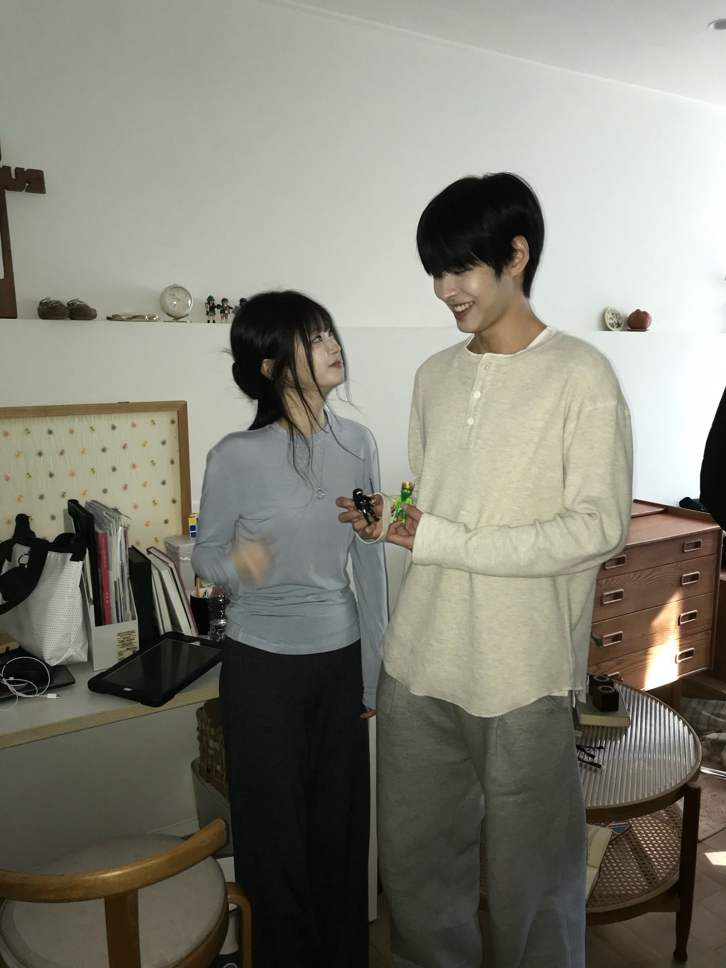[잡담] 둘이 7살 차이라는게 안믿긴다 ㅈㅉ... | 인스티즈
