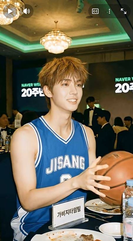 실제 인물이 된 웹툰 속 캐릭터들 .jpg | 인스티즈