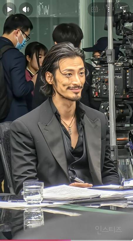 실제 인물이 된 웹툰 속 캐릭터들 .jpg | 인스티즈