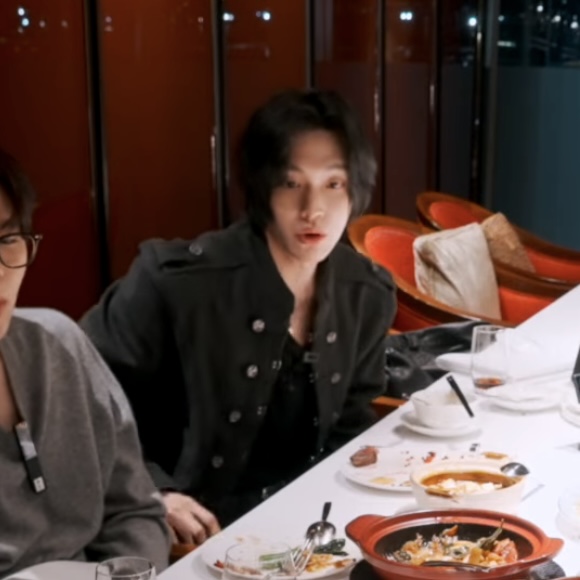 [잡담] 원빈이 맛있는걸 찾아 열심히 기웃기웃 | 인스티즈