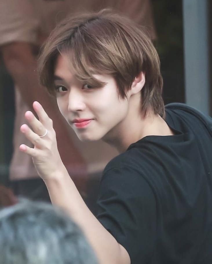 [잡담] 그냥 여기저기서 주운 박지훈 사진 올려봄(얼빡샷 위주) | 인스티즈