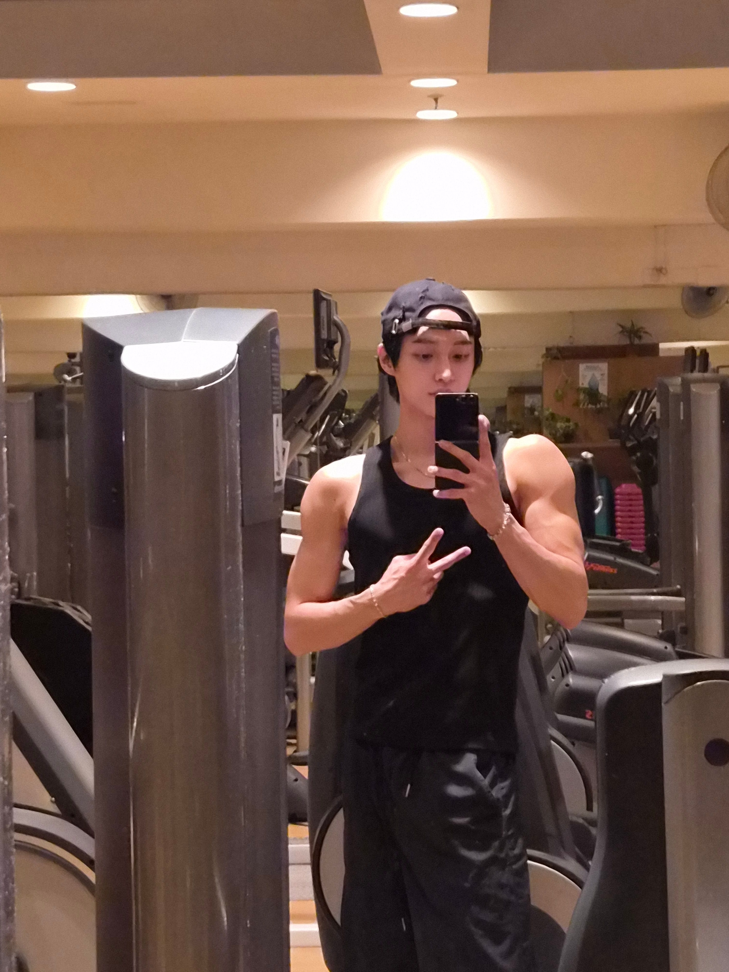 [잡담] 원빈 어깨 대박이당...... 😍😍 | 인스티즈