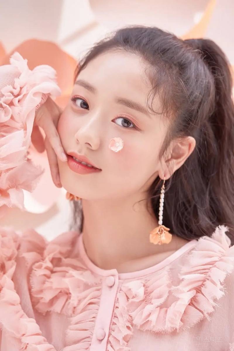 공주 분위기 낭낭해서 반응 좋았던 에뛰드 모델들.jpg | 인스티즈