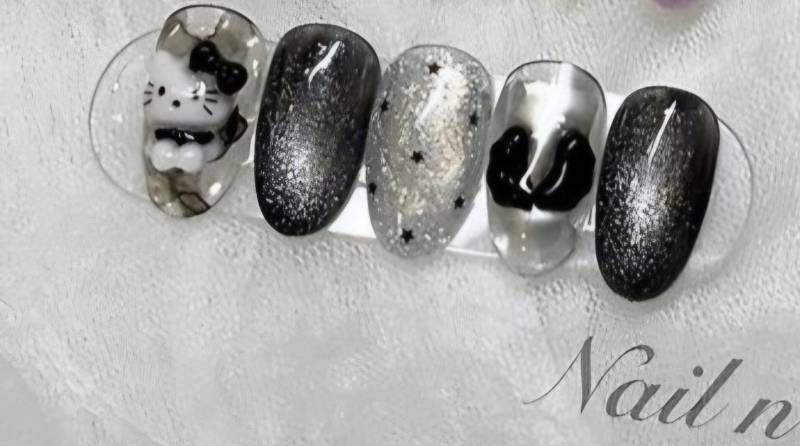 [잡담] 공주들아 키티 네일 좀 골라줘 🤎❤️🖤 | 인스티즈