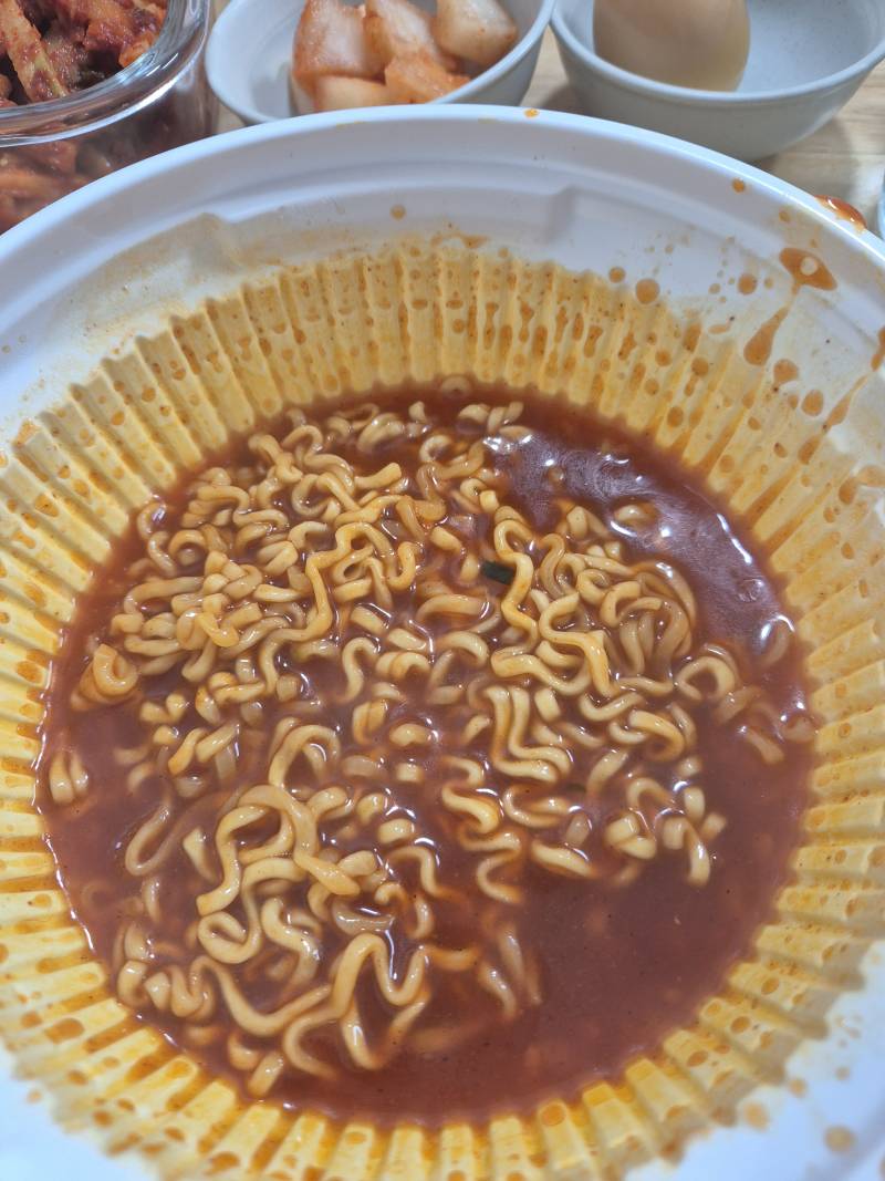 [잡담] 나도 신제품 왕뚜껑라볶이를 먹어봄 | 인스티즈