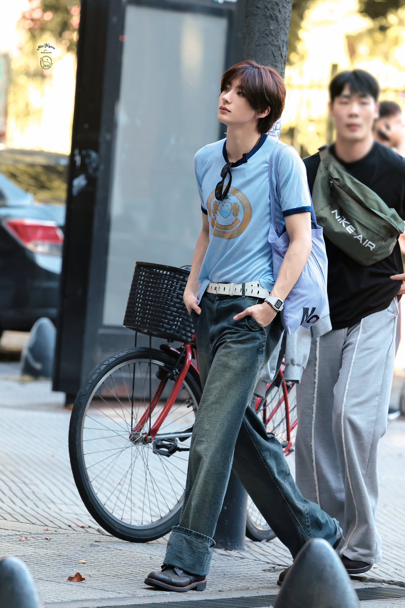 [잡담] 앤톤 이런 느낌으로 화보 한번만 말아줬으면 좋겠다 | 인스티즈