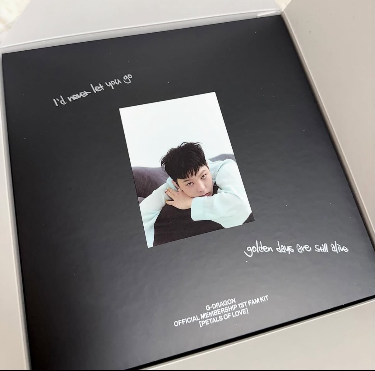 [잡담] 지디 팬클럽 키트 컨셉 미쳤네,,, | 인스티즈