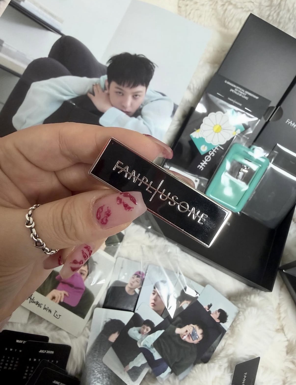 [잡담] 지디 팬클럽 키트 컨셉 미쳤네,,, | 인스티즈