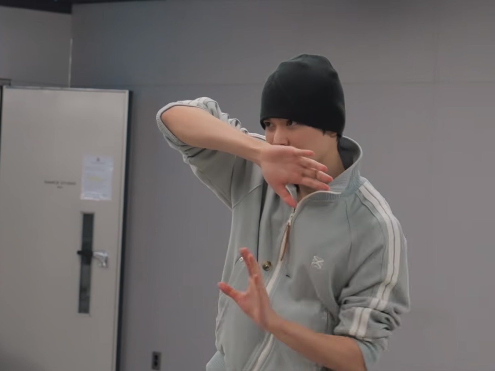 [잡담] 한달전 스케 자컨이 떴는데 어제자 은석이가 있는거예요 | 인스티즈