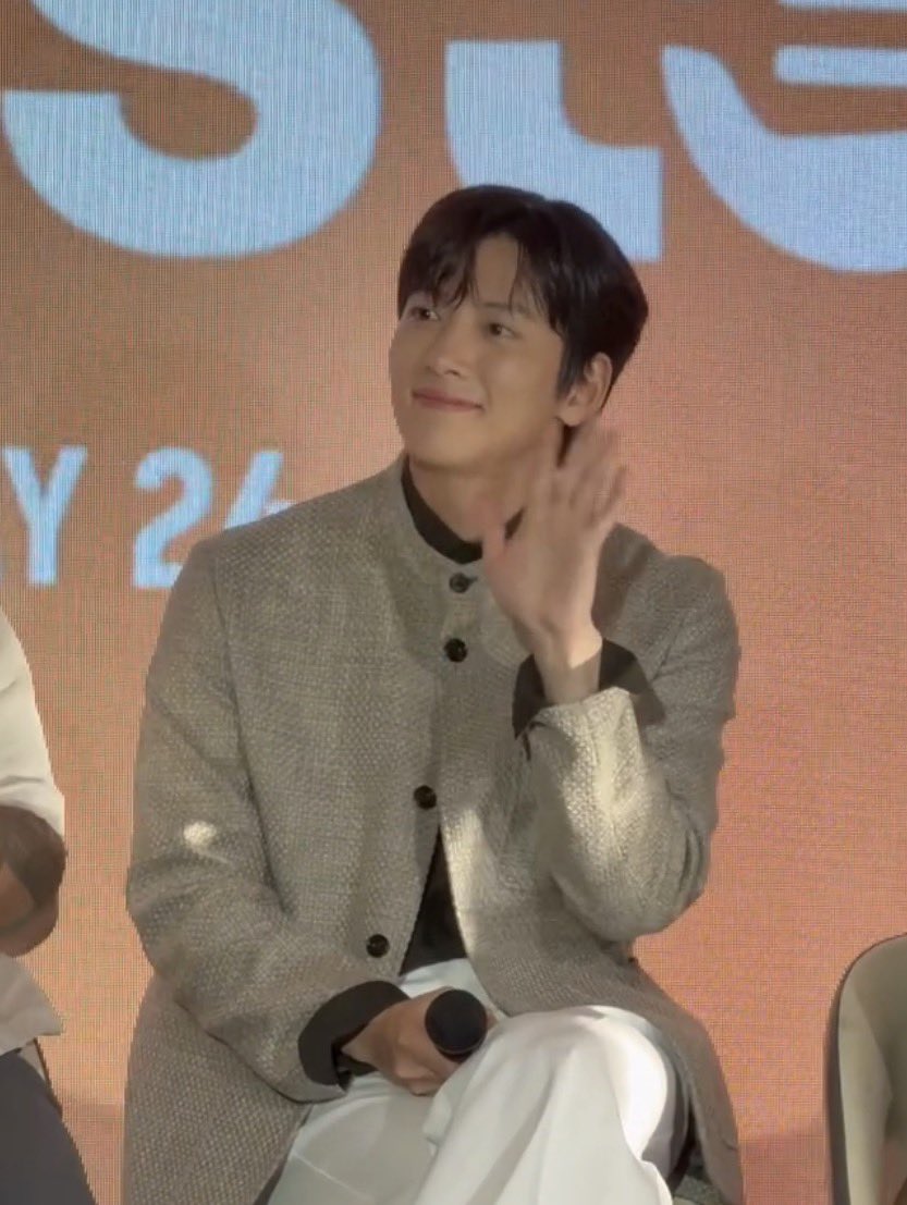 [잡담] 지창욱 오늘 사진보니까 | 인스티즈