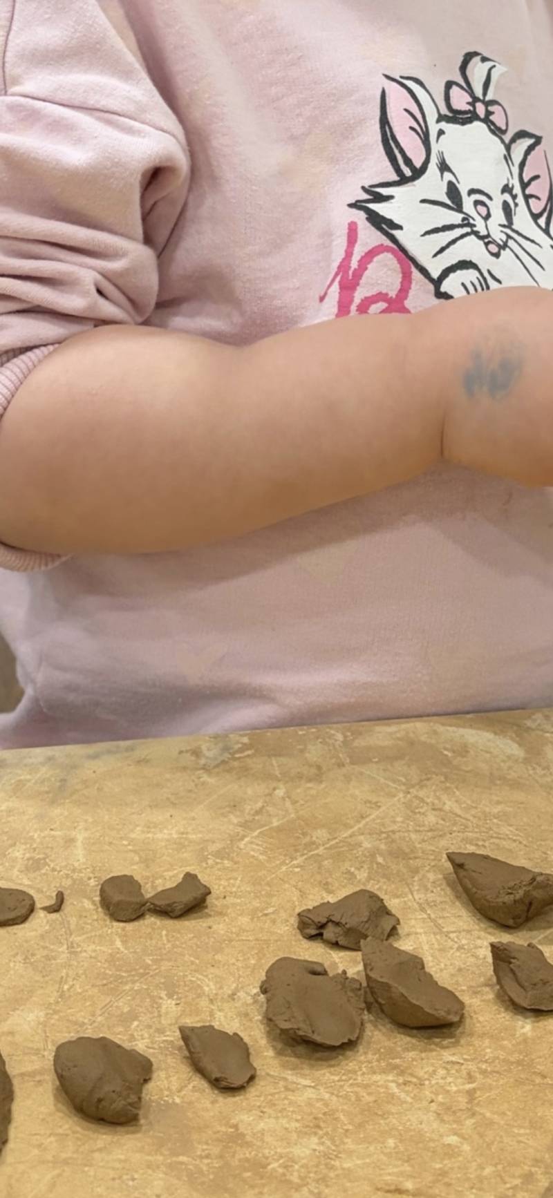 [잡담] 조카가 이제 4살인데 미쉐린흔적이...🥹 | 인스티즈