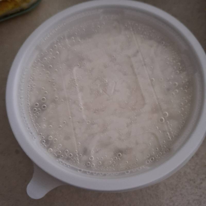 [잡담] 밥 남으면 냉동실에 넣으라잖아 식당에서 포장한 이런밥도 이대로 냉동실에 넣어? | 인스티즈