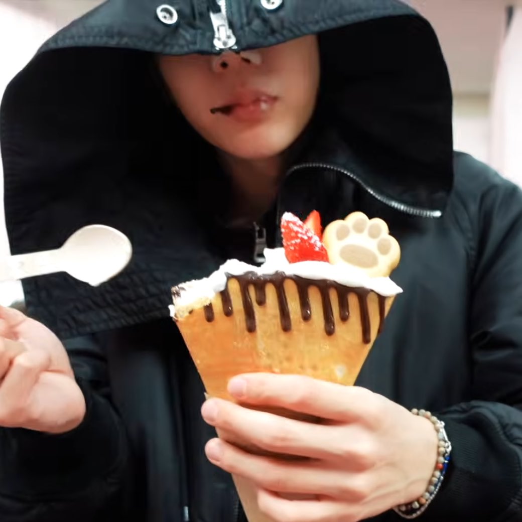 [잡담] 아닠ㅋㅋㅋ 쇼타로 초코 왜케 다 묻히고 먹어 | 인스티즈