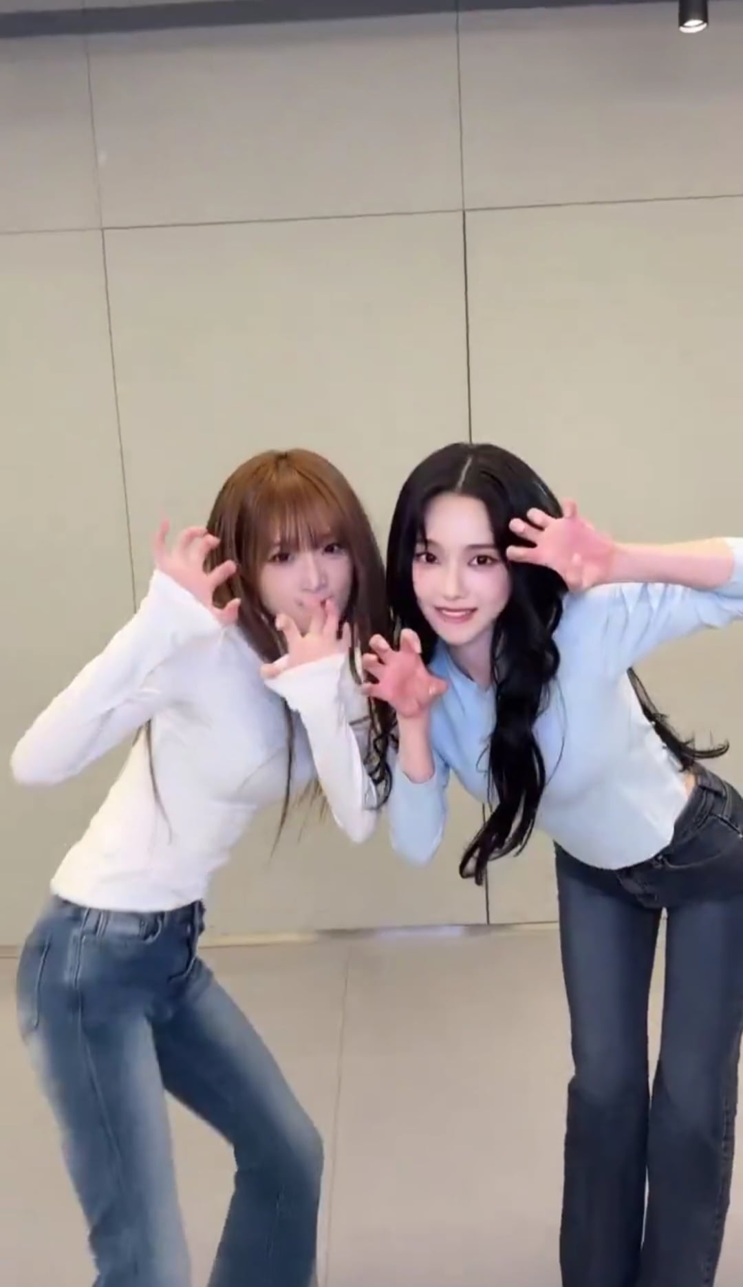 [잡담] 최예나 카리나 완전 웜 쿨의 정석 아님? | 인스티즈