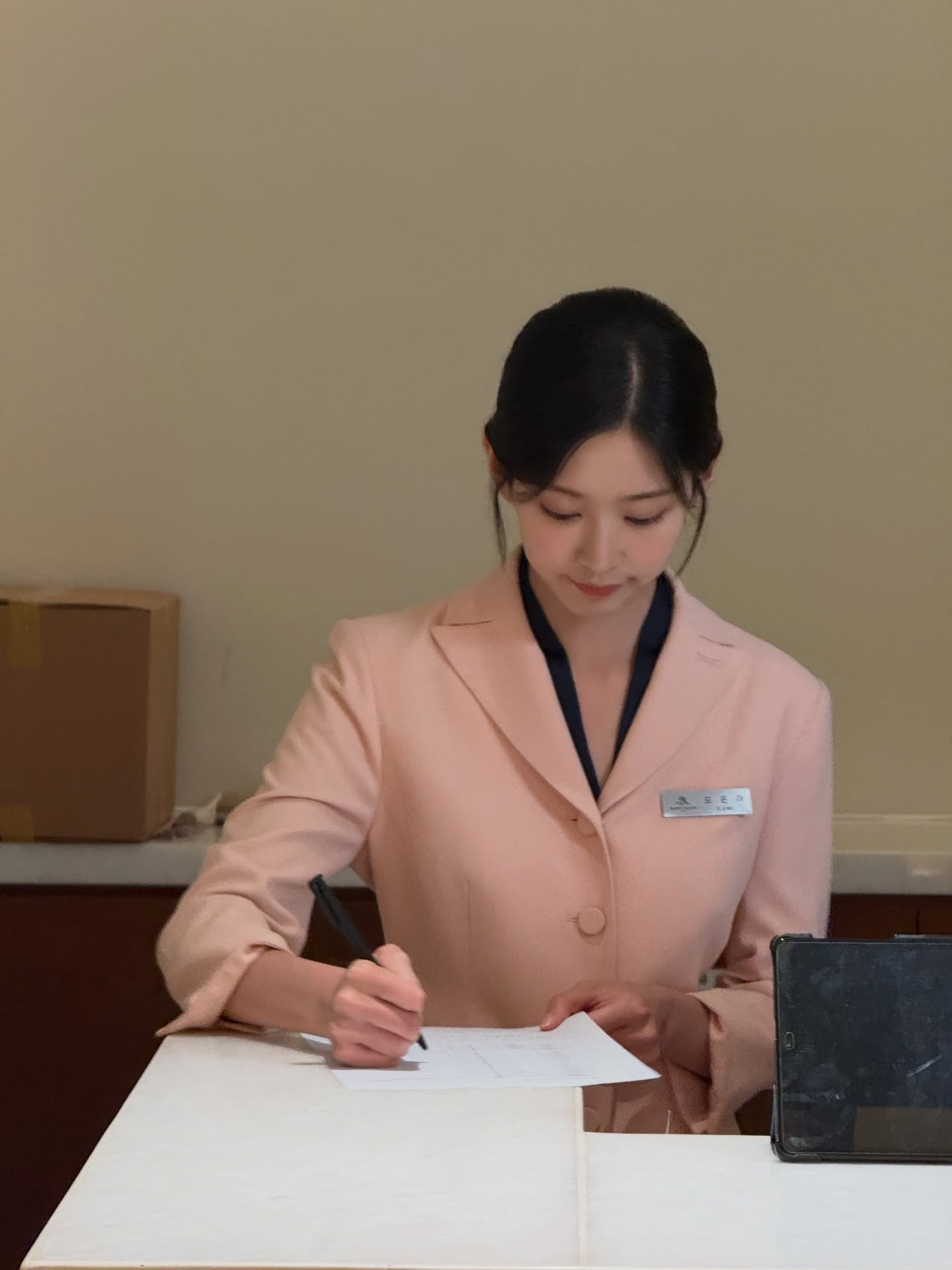 [잡담] 샤이닝) 김민주 인스타 왔담 (호텔리어 모은아) | 인스티즈