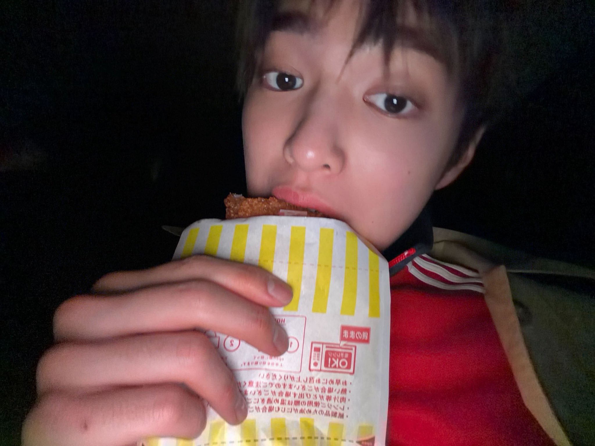 [잡담] 코르티스 엄앤안 일본 패밀리마트 치킨 얼마나 맛있었던 거야 | 인스티즈