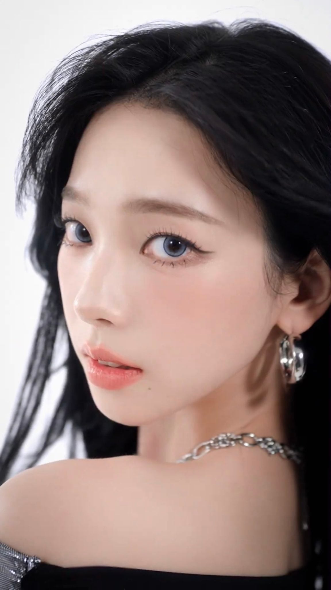 [잡담] 너무 아름다운 카리나 렌즈 광고 얼빡 | 인스티즈