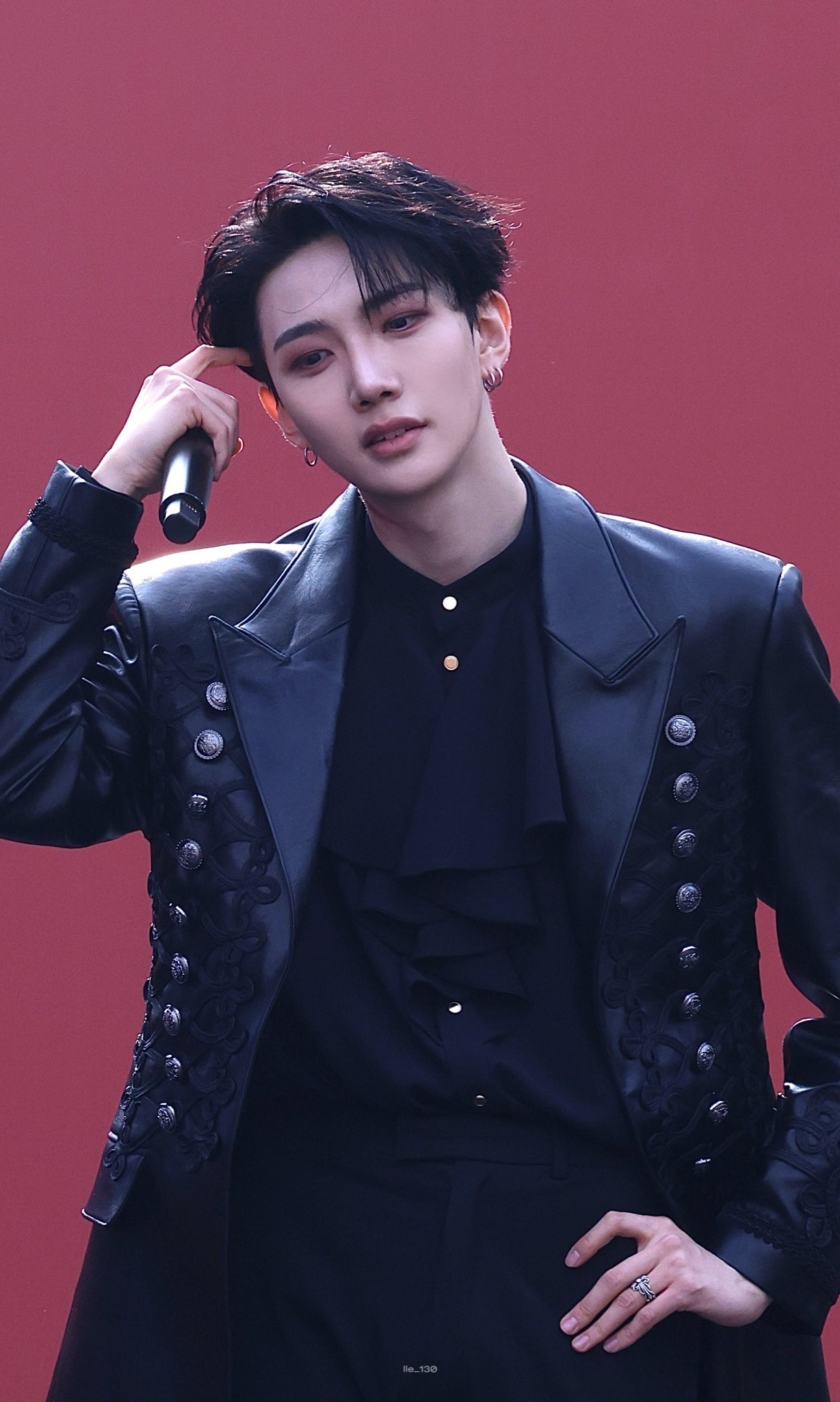 컴백 하루 앞두고 오늘 신촌에서 버스킹한 남돌 | 인스티즈