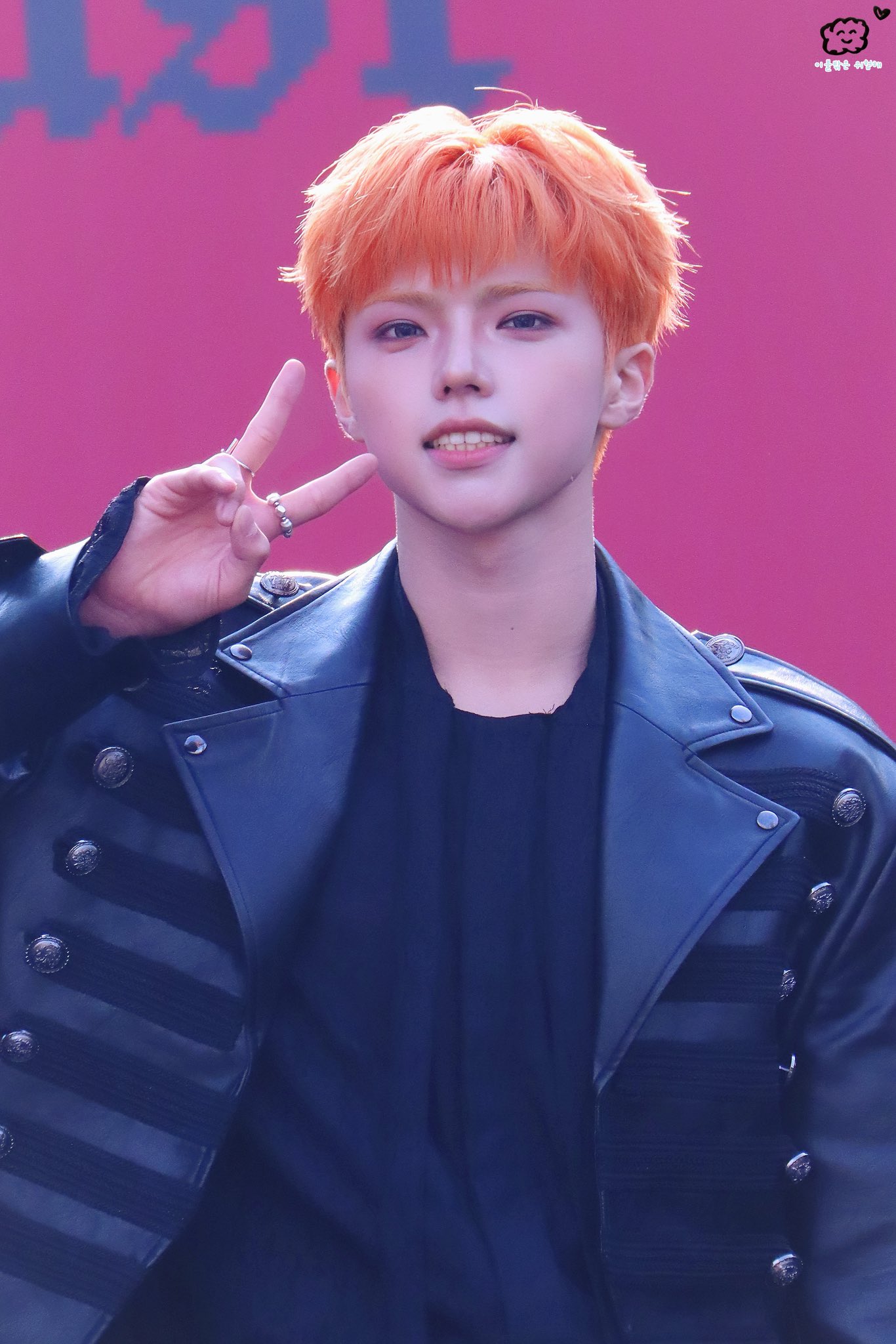 컴백 하루 앞두고 오늘 신촌에서 버스킹한 남돌 | 인스티즈