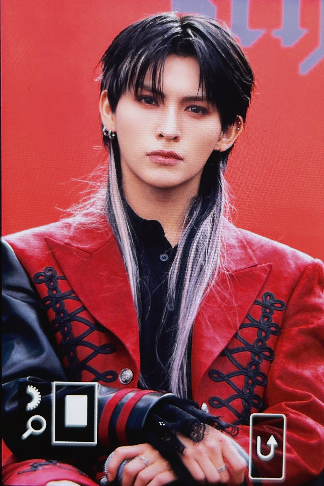 컴백 하루 앞두고 오늘 신촌에서 버스킹한 남돌 | 인스티즈