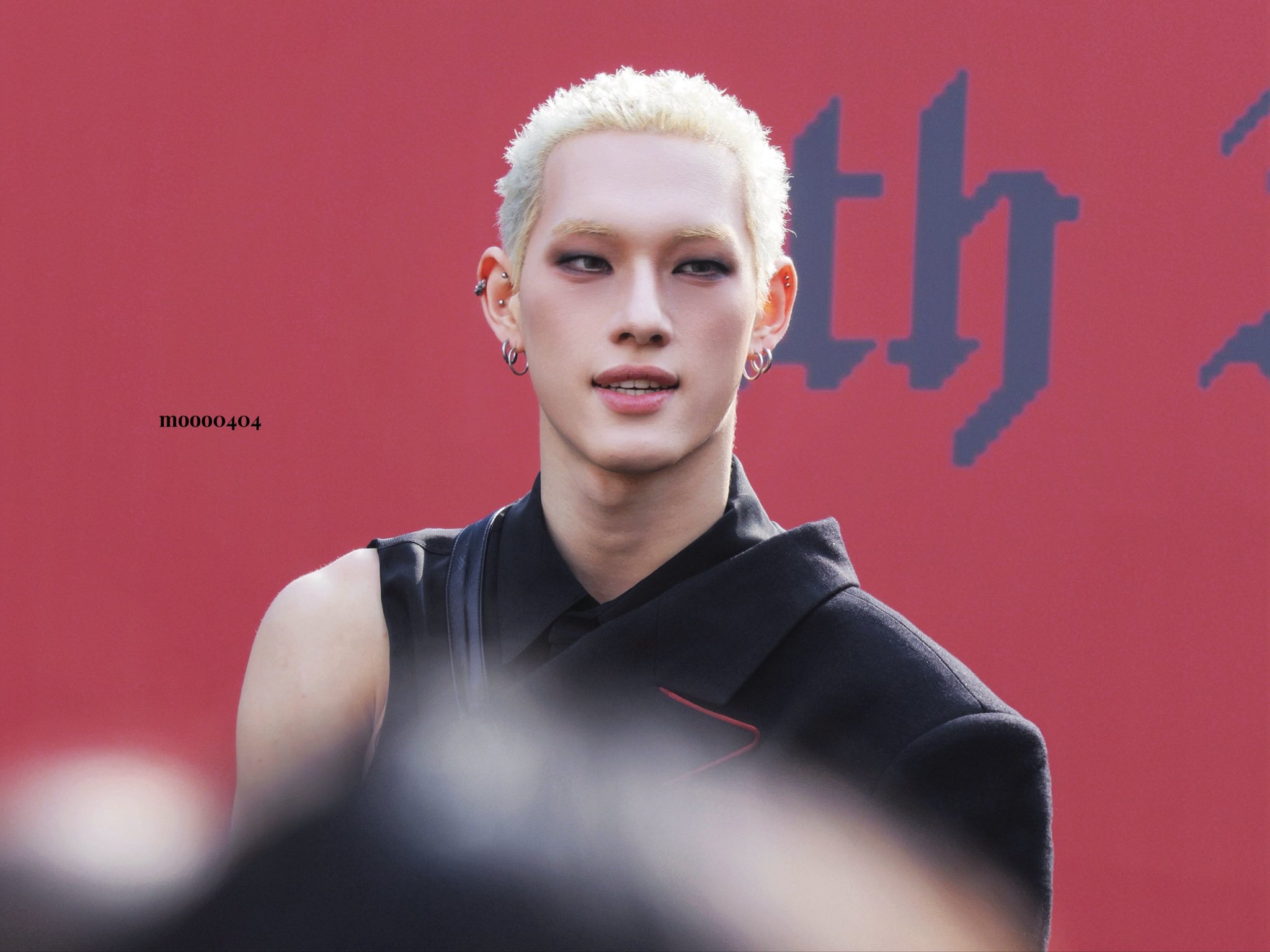 컴백 하루 앞두고 오늘 신촌에서 버스킹한 남돌 | 인스티즈