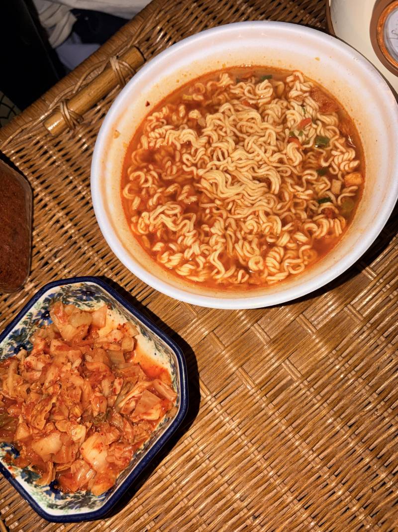 [잡담] 라면 몰래먹는중 | 인스티즈