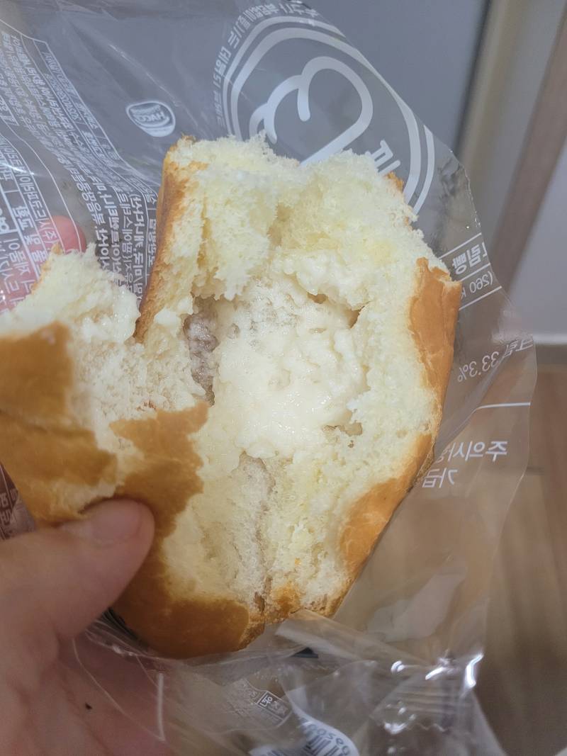 [잡담] 와 천원빵집에서 빵 샀는데 이건 좀 너무한거 아니냐 | 인스티즈