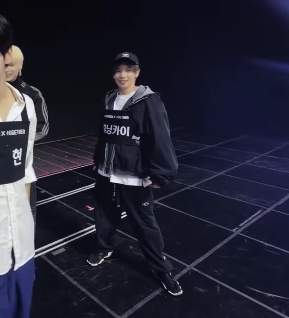 [잡담] 어제 투바투 파트 체인지 진짜 봐도봐도 개웃기네ㅋㅋㅋ 강태현 위풍당당한 거 봐 | 인스티즈