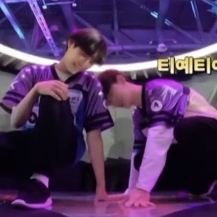 [잡담] 성한빈 장하오 사진 뜬거보자마자 이거 생각남 | 인스티즈